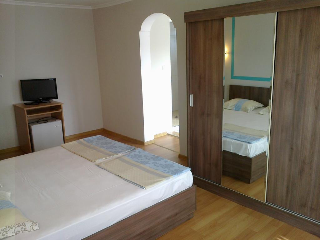 Guest Rooms Rusalka Кранево Екстер'єр фото